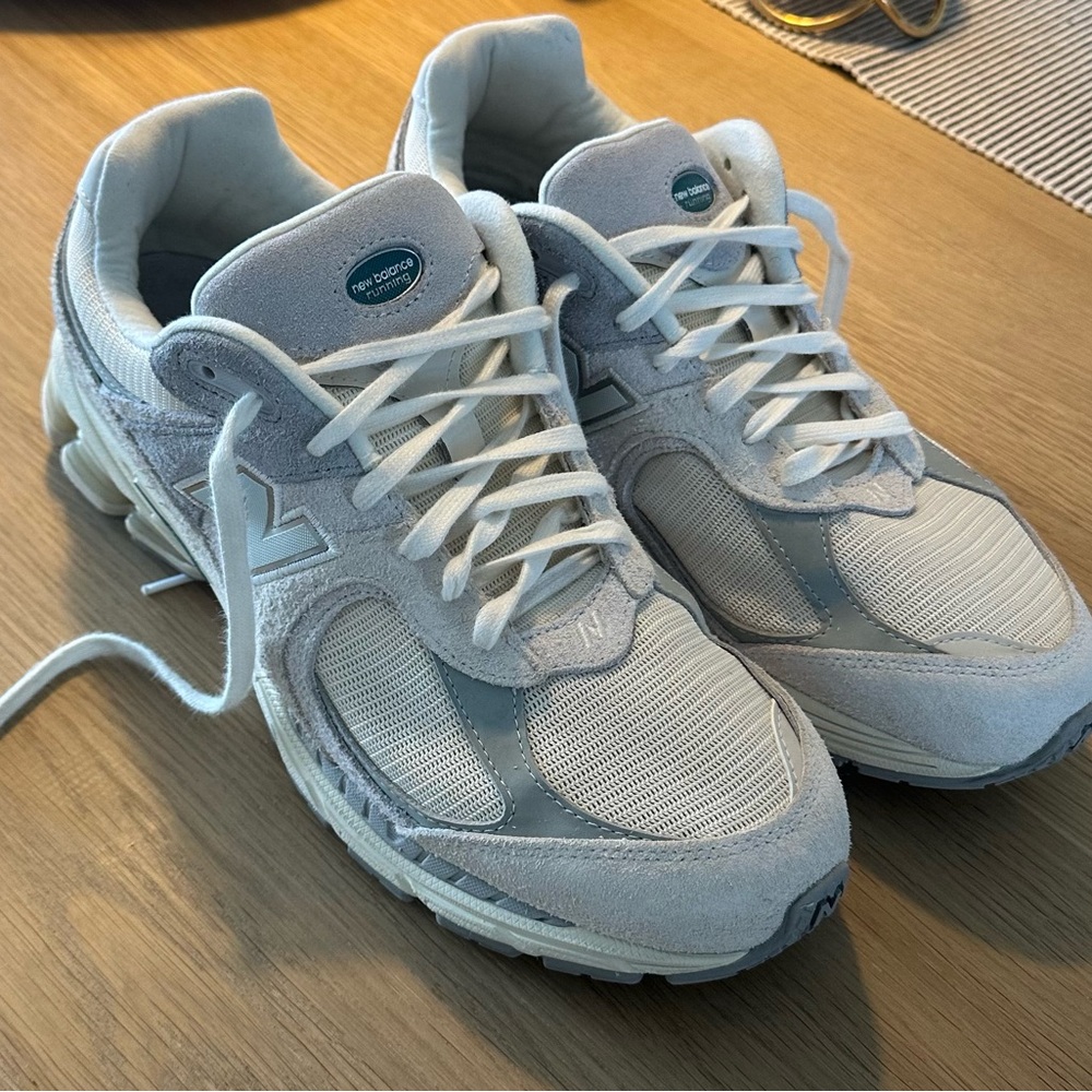 New Balance 2002R Sneakers
